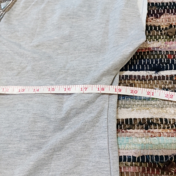 Bebe NWT Womens Casual Short Sleeve Top with Mirror Neckline Detail Size Large - Picture 8 of 11